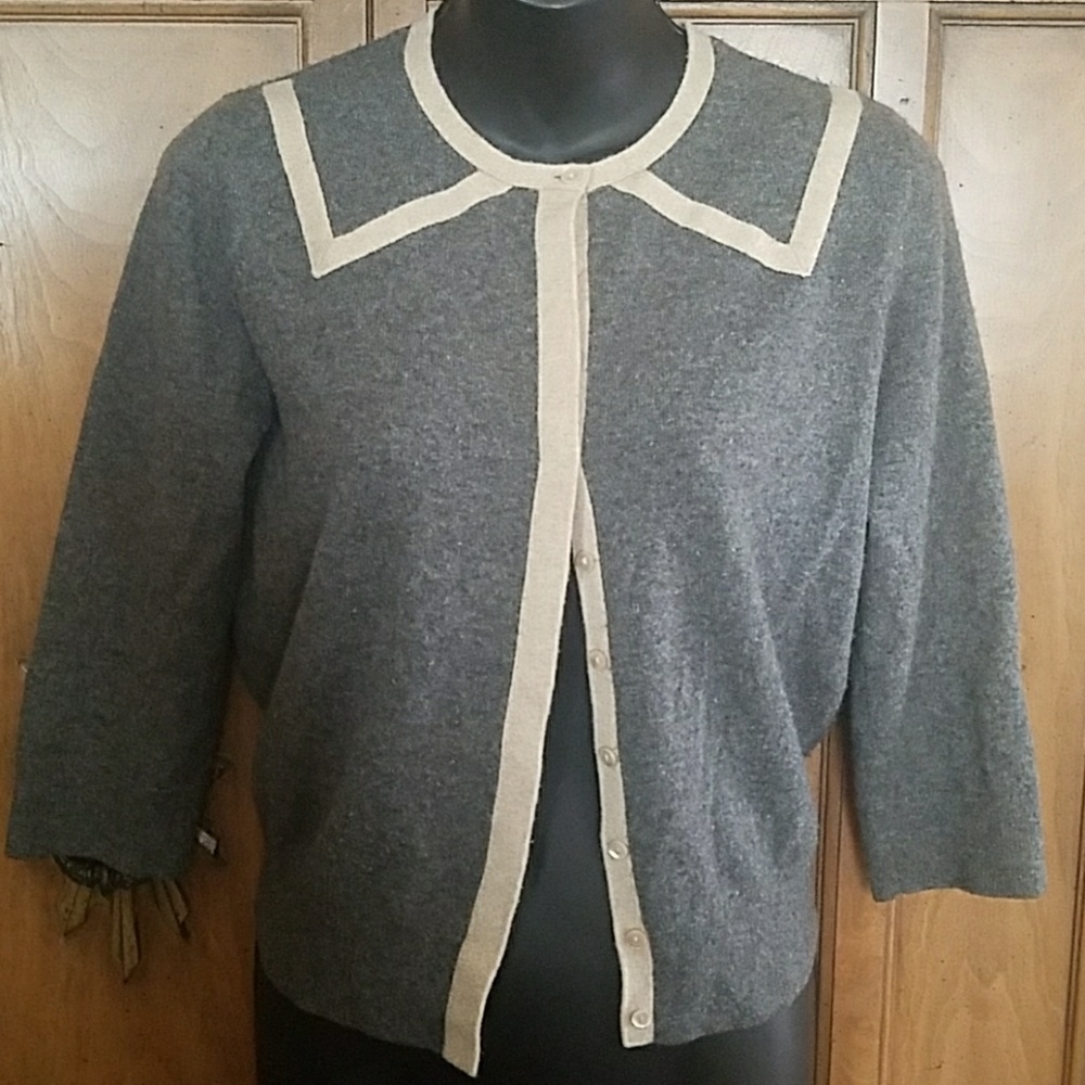 Neiman Marcus  100% Cashmere  cardigan.